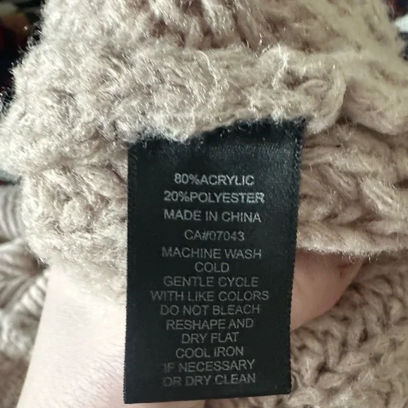 Moon & Madison Cowl Neck Cable Knit Chunky Sweater Size Small Oversized - Picture 7 of 7